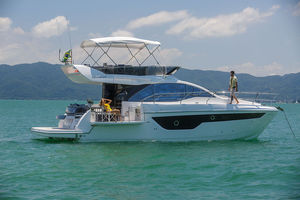 inboard express cruiser