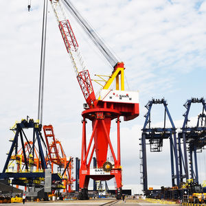 port crane