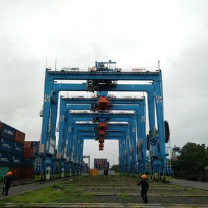 container gantry crane