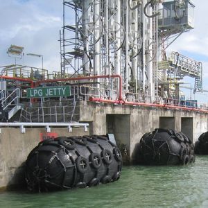 ships fender