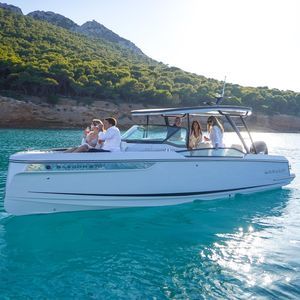outboard cabin cruiser