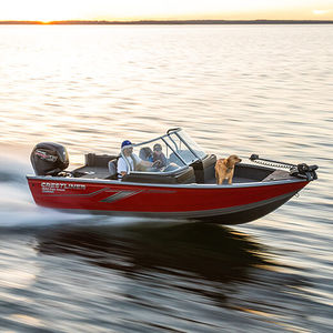 outboard bay boat