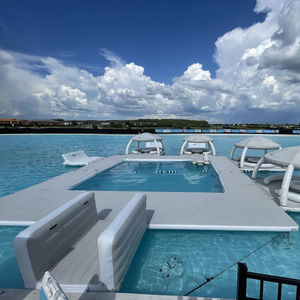 floating swimming pool