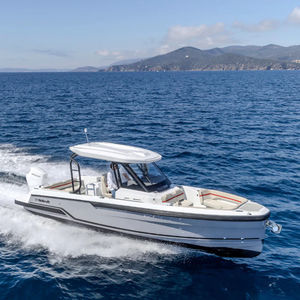 outboard center console boat