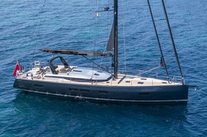 cruising sailing yacht