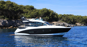 cruising motor yacht / sport / flybridge / IPS