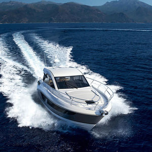 inboard express cruiser