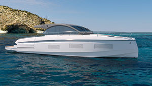 cruising motor yacht 1