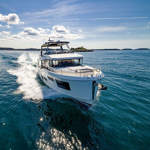 trawler motor yacht