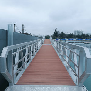 dock gangway