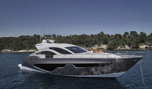 cruising motor yacht