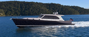 cruising motor yacht 1