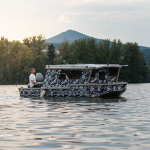 outboard center console boat