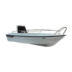 outboard center console boat