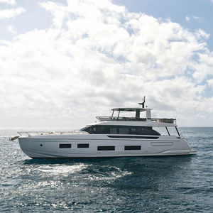 cruising motor yacht
