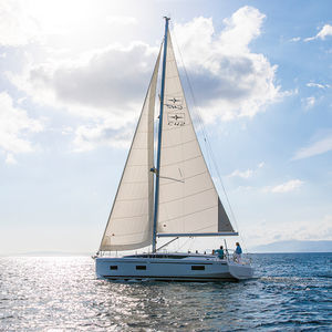 cruising sailboat 1