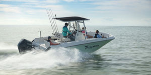 outboard center console boat