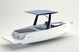 inboard center console boat