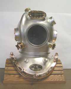 Professional diving helmet - 59027D - DESCO Corporation