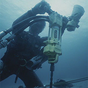 pneumatic underwater hammer drill