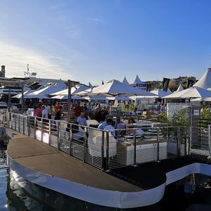 hotel floating structure