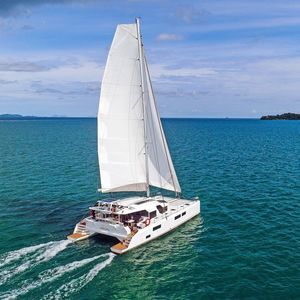 catamaran sailing yacht