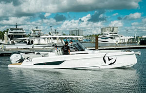 outboard center console boat 1