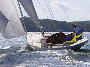 lifting keel sailboat - all boating and marine industry