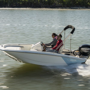 outboard center console boat