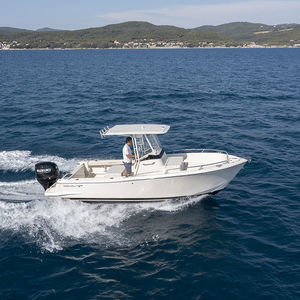 outboard center console boat