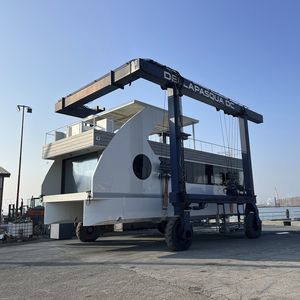 catamaran houseboat