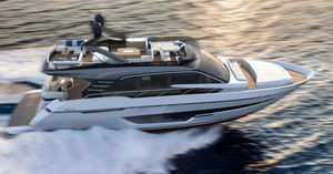cruising motor yacht / flybridge / shaft drive / 6-berth