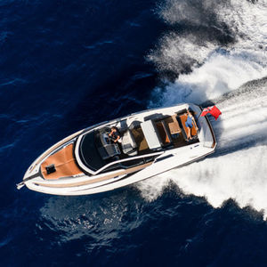 inboard express cruiser
