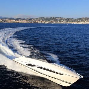 Hard-top yacht - All boating and marine industry manufacturers