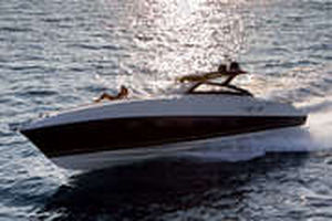 inboard express cruiser / twin-engine / open / IPS