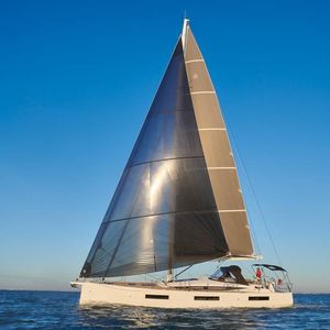 cruising sailing yacht