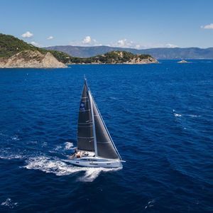 cruising sailboat 1