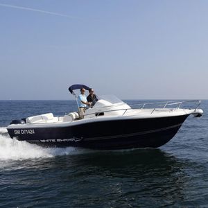 outboard center console boat / twin-engine / center console / 8-person max.