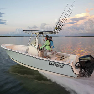 outboard center console boat