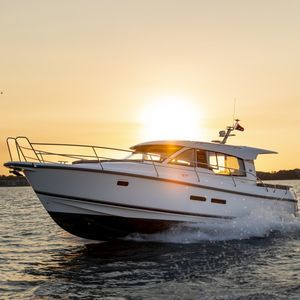 inboard express cruiser 1