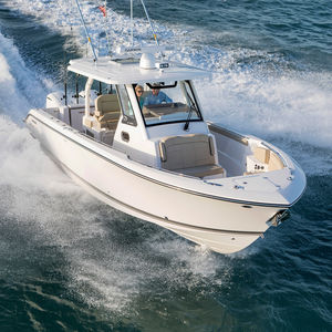 outboard center console boat