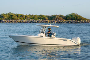 outboard center console boat / twin-engine / center console / open