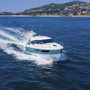 outboard cabin cruiser