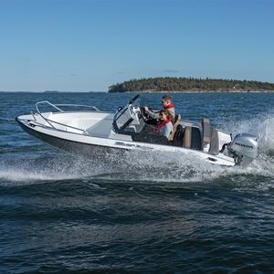 outboard runabout