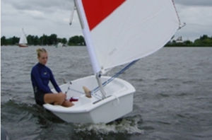 single-handed sailing dinghy