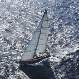 cruising sailing yacht