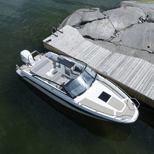 outboard cabin cruiser