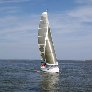 monohull / cruising / open transom / 2-cabin