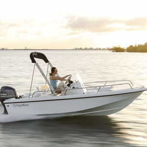 outboard center console boat