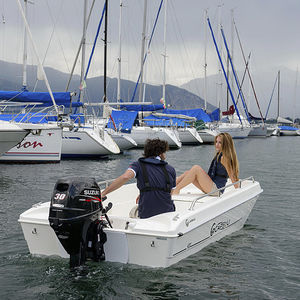 outboard center console boat / open / side console / 5-person max.